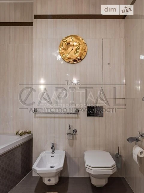 Sale of 4-room apartment 161 sq. m. on Andriy Verkhoglyada St. 3 • I