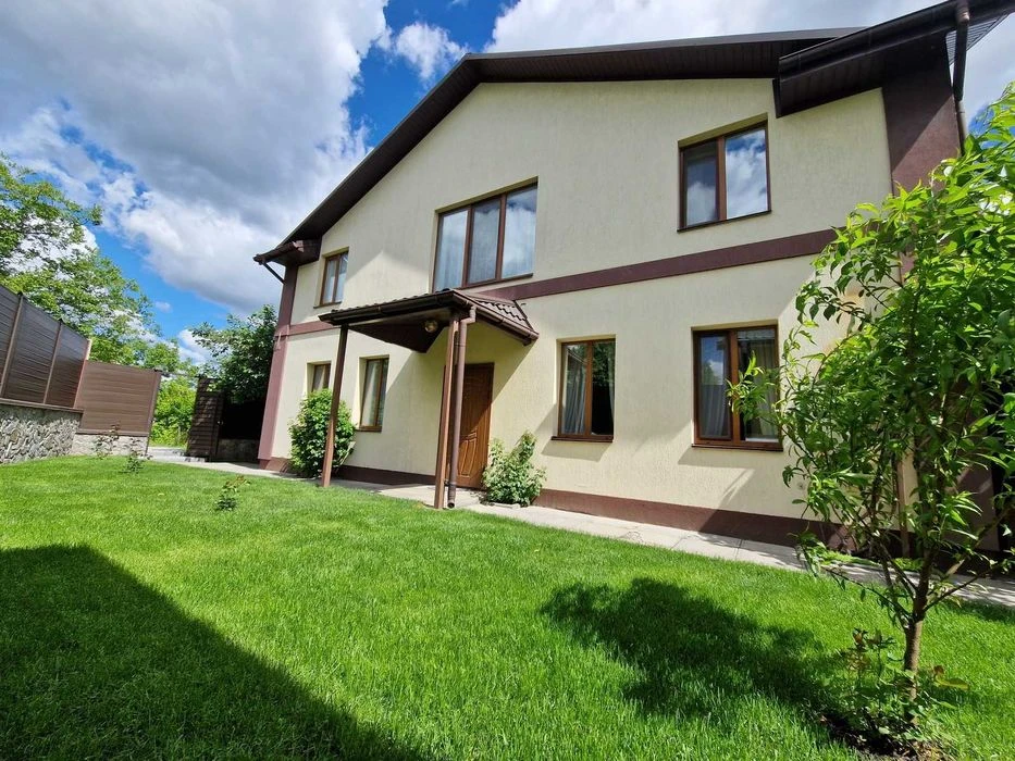 Sale of a spacious 2-storey house in the Old Town