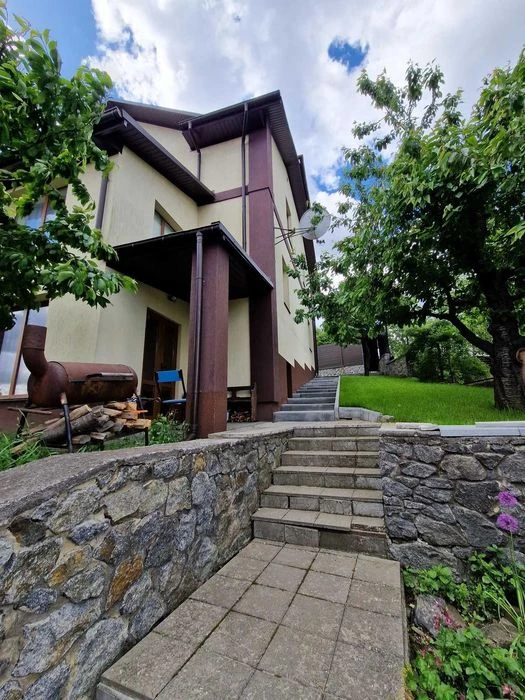 Sale of a spacious 2-storey house in the Old Town