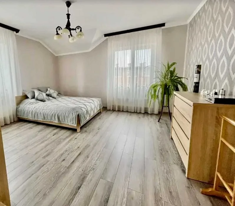 Sale of a spacious 2-storey house in the Old Town