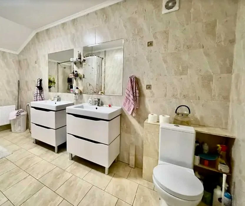 Sale of a spacious 2-storey house in the Old Town
