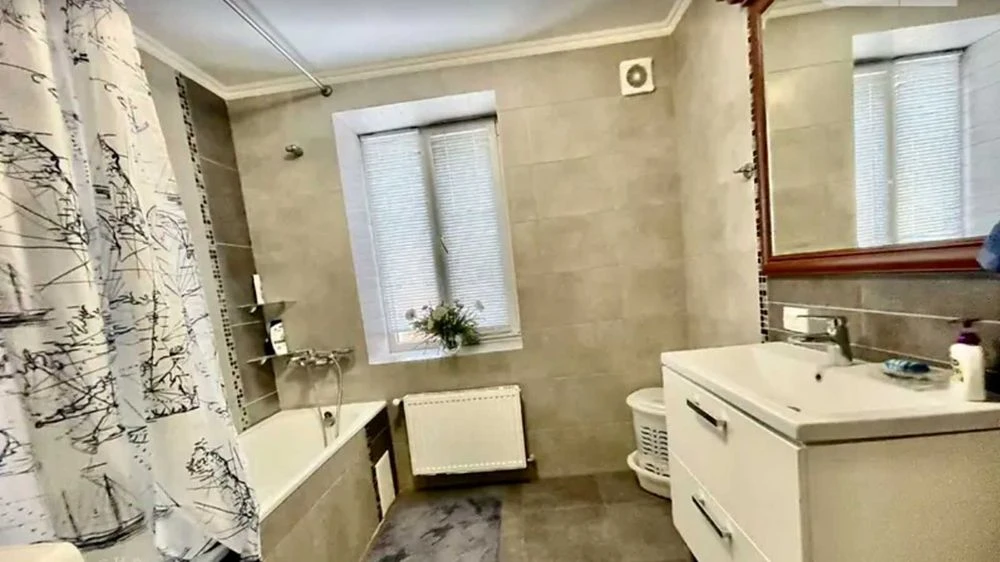 Sale of a spacious 2-storey house in the Old Town