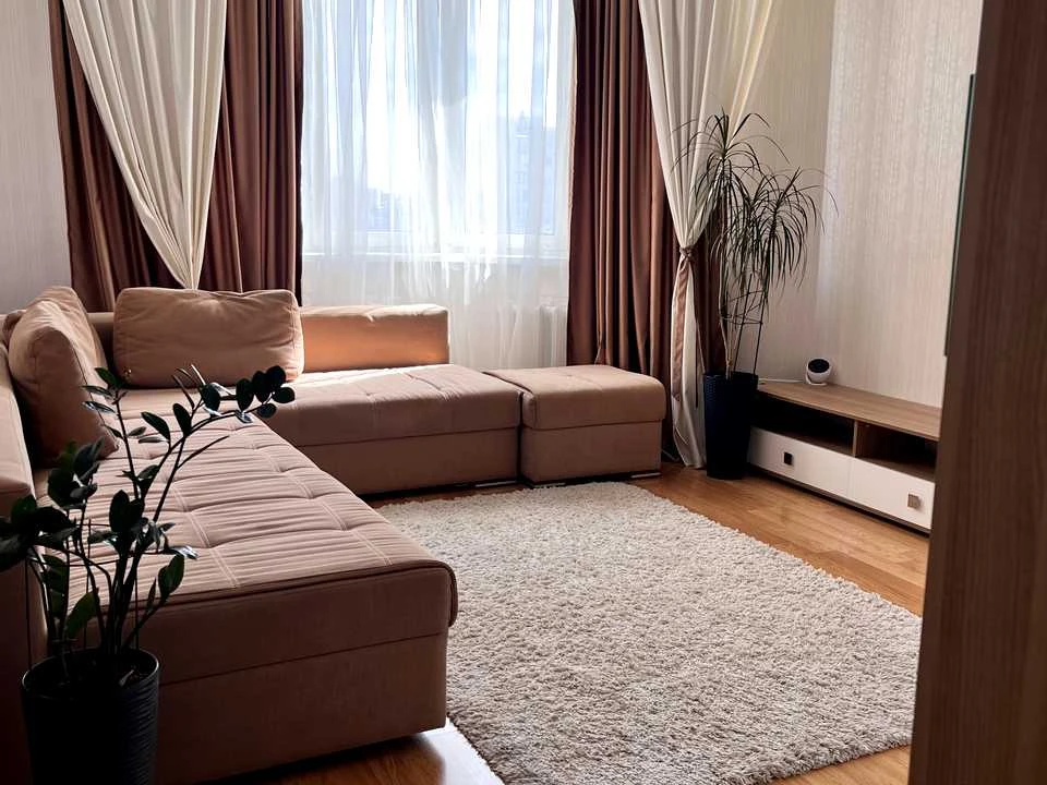 Apartment. Kyiv, Petra Hryhorenka Avenue.