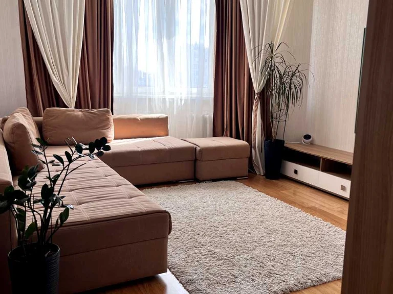 Apartment. Kyiv, Petra Hryhorenka Avenue.