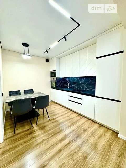 For sale 1 room (2 rooms euro) apartment 41m2. Residential complex Nova Angliya metro station Vas