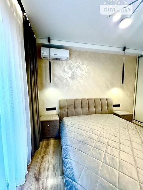 For sale 1 room (2 rooms euro) apartment 41m2. Residential complex Nova Angliya metro station Vas