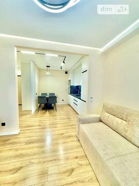 For sale 1 room (2 rooms euro) apartment 41m2. Residential complex Nova Angliya metro station Vas