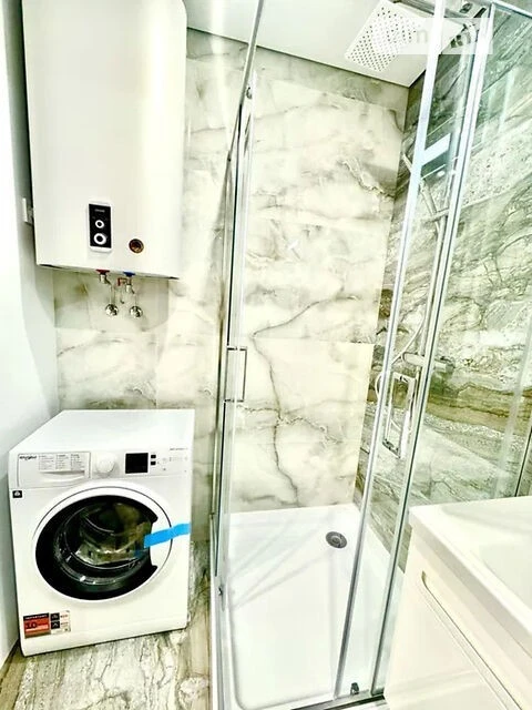 For sale 1 room (2 rooms euro) apartment 41m2. Residential complex Nova Angliya metro station Vas