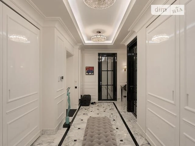 Sale of 6-room apartment 476 sq. m on Lomakivska St. 61 • ID 346