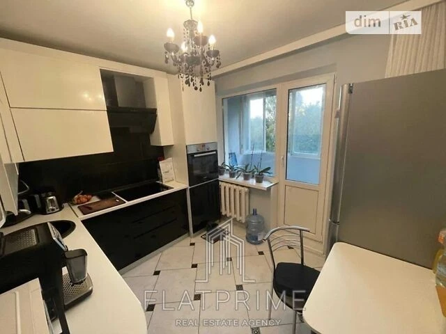 Продаж 3к квартири 69 кв. м на вул. Вишгородська 47Б • ID 34