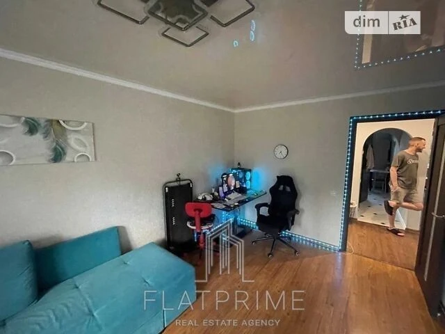 Продаж 3к квартири 69 кв. м на вул. Вишгородська 47Б • ID 34