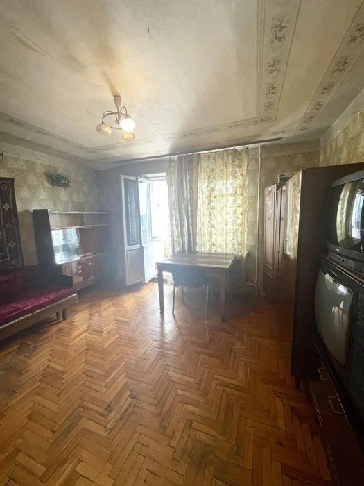 1-room apartment, Trostyanetska St., 12