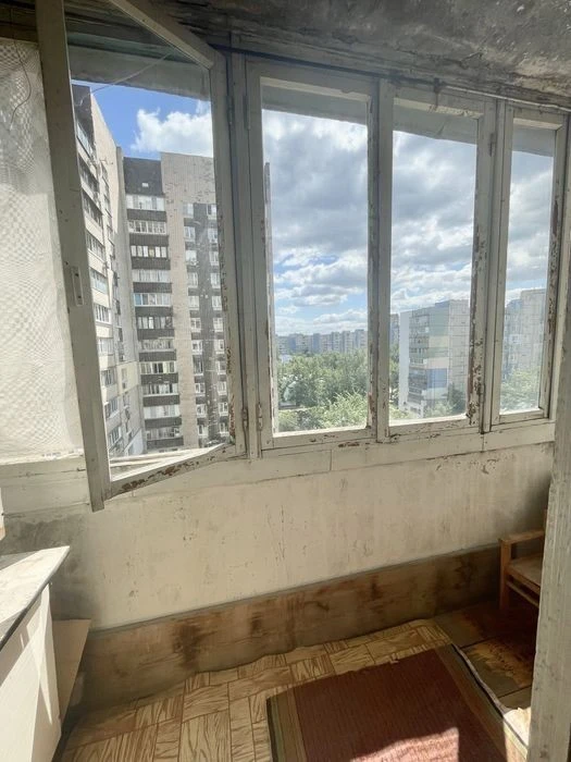 1-room apartment, Trostyanetska St., 12