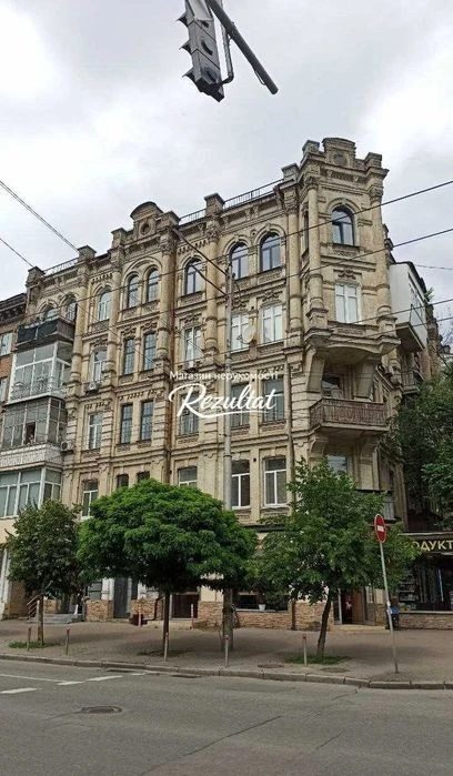 For sale Kyiv Center 1 bedroom designer renovation Zhylyanska