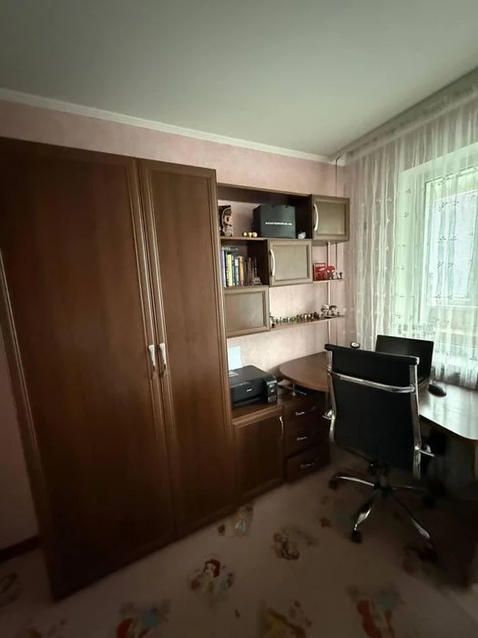 Продаж 2 кім. квартири на Алмазному.