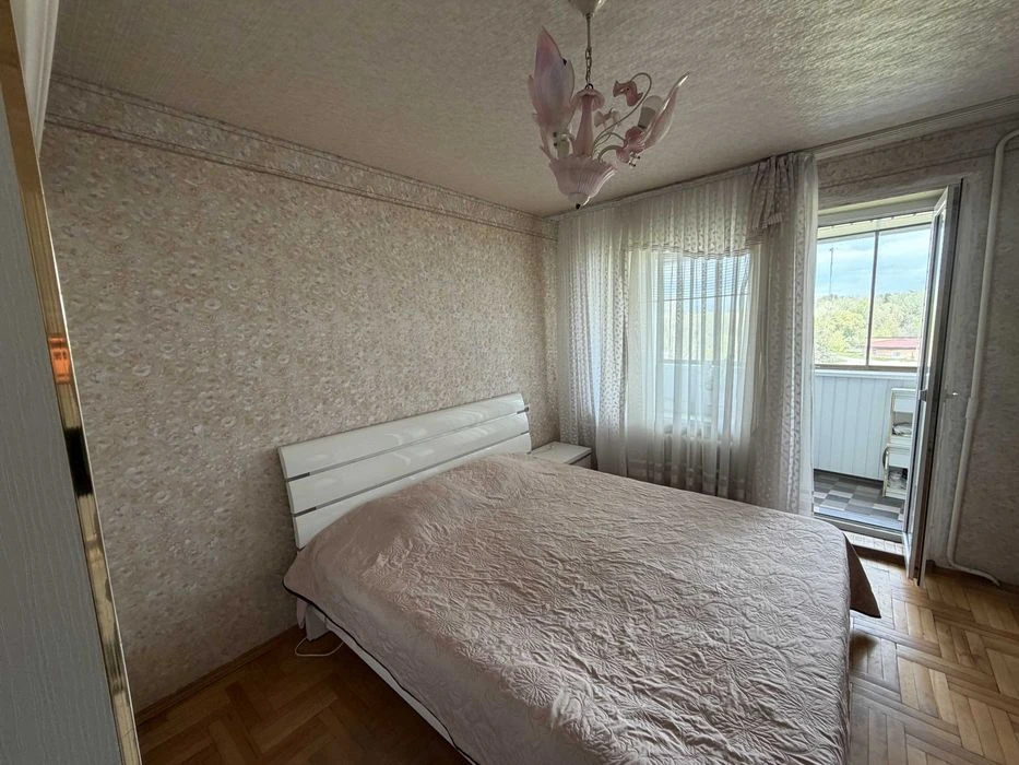 Продажа квартир в спальном районе города на Победе.