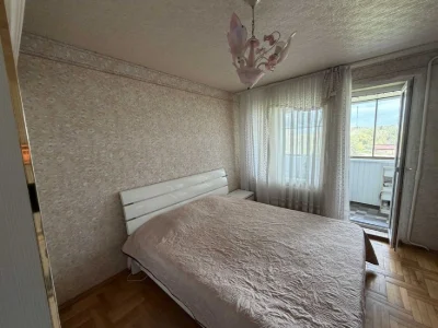 Продажа квартир в спальном районе города на Победе.