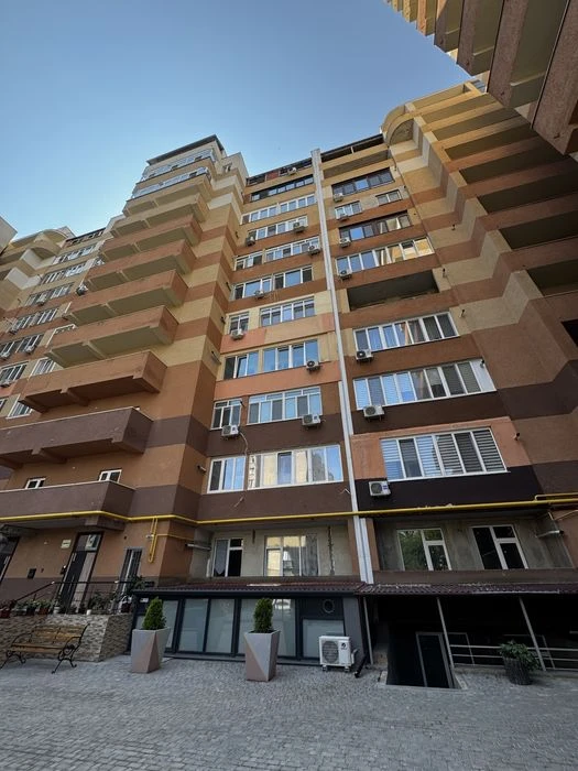 2 ком парк Победы новый дом из красной кирпича с газовым ко