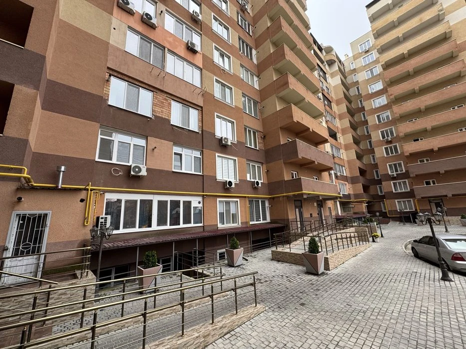 2 ком парк Победы новый дом из красной кирпича с газовым ко