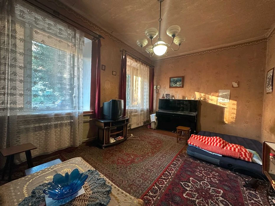Продам 2-х кімнатну квартиру, 10-15 хвилин пішки метро Турбо