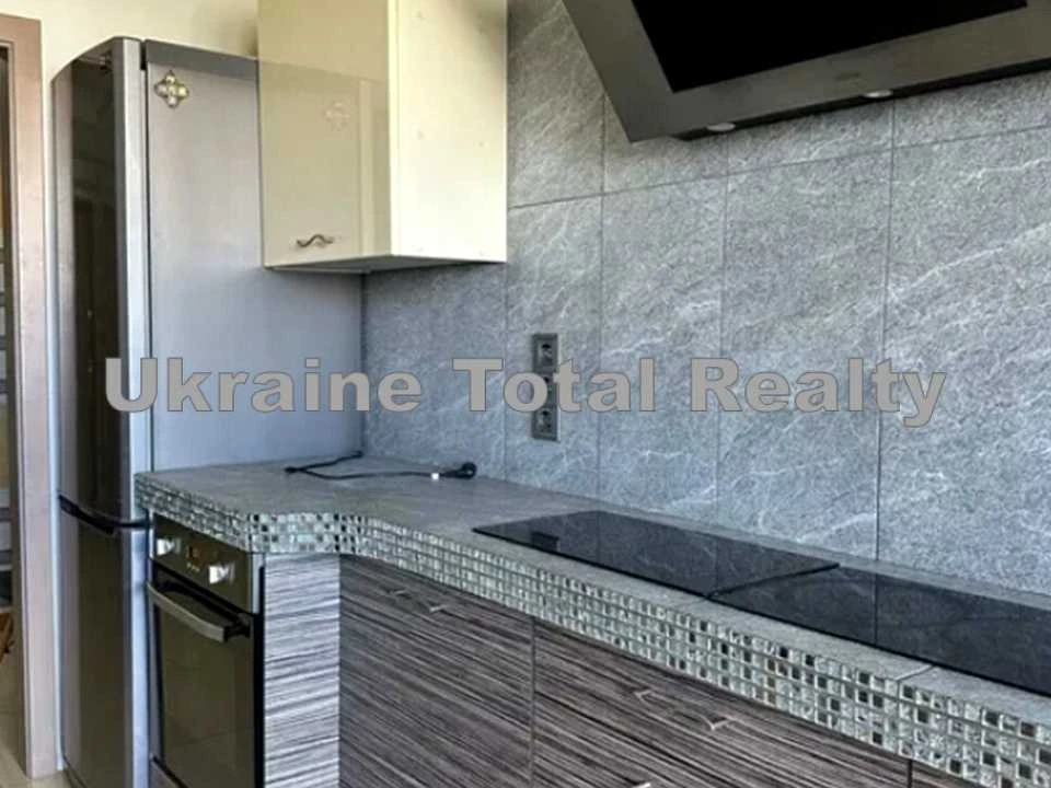 Квартира. Київ, Героїв полку "Азов" вул. (Маршала Малиновськ