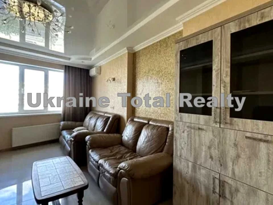 Квартира. Київ, Героїв полку "Азов" вул. (Маршала Малиновськ