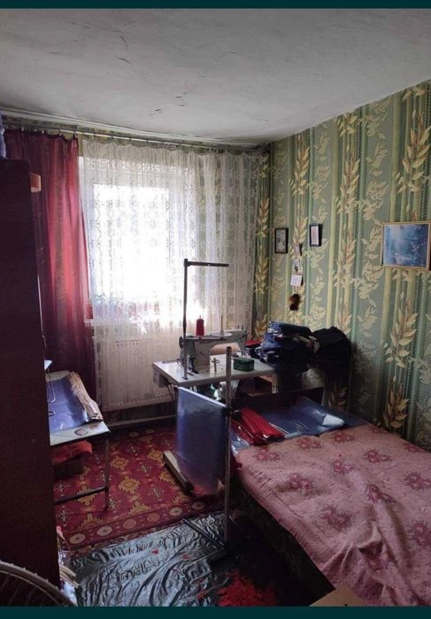 Будинок з усіма зручностями. Велика дялянка, будинок утеплен