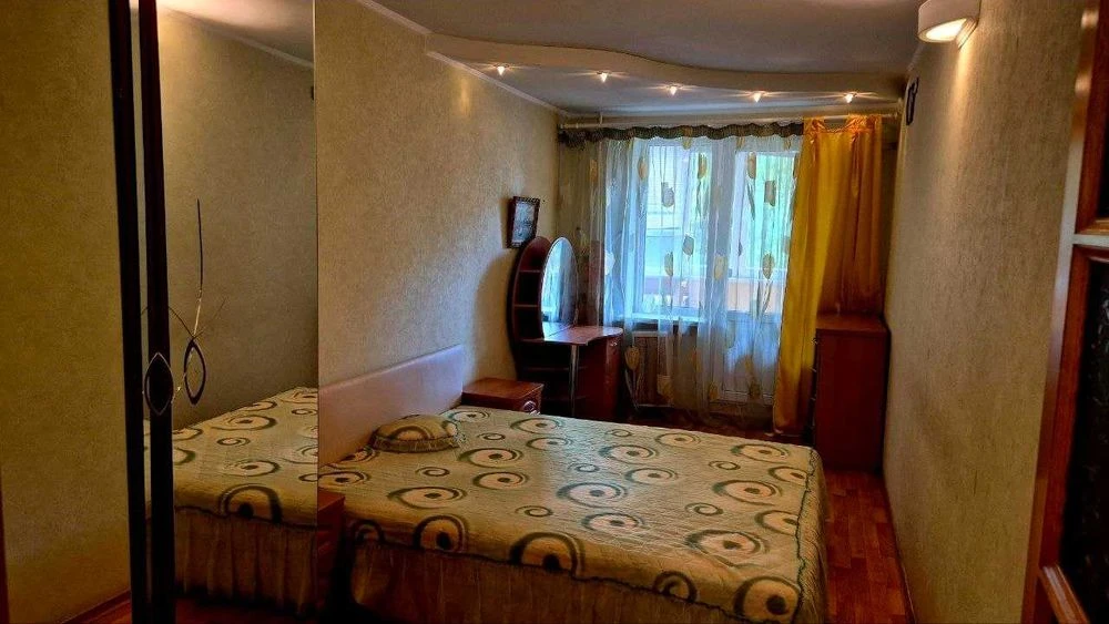 Продам трикімнатну квартиру, вул. Калинова, район Образцова