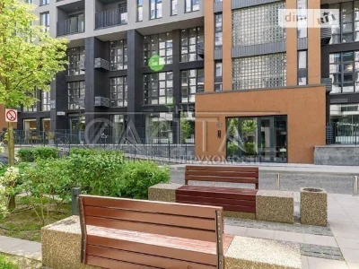 For sale 1-room apartment 43 sq. m. on Kyrylivska Street 37 • ID 3466