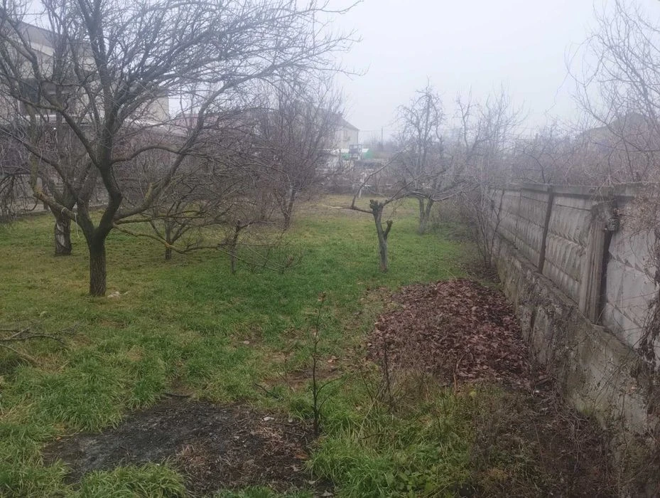 Участок на Слободке 8 соток. Фасад. правильная форма