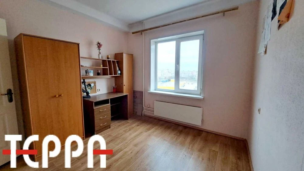 Продаж 3-кімнатної квартир на Пісках вул. Нагнибіди
