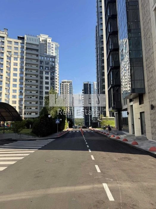 Продаж 6к квартири без ремонту,  ЖК Новопечерські Липки, вул