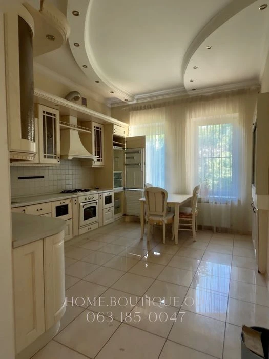 House 340 m2 on 12 acres, there is a video review, Dacha Kovalevsky,