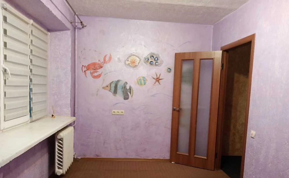 2-room apartment on Portova Street from the owner. Certificate available