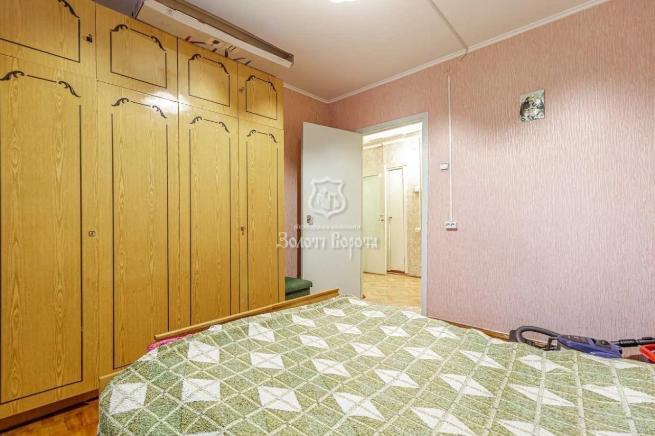 2-room apartment for sale, 53 m², Akademika Glushkova Ave.