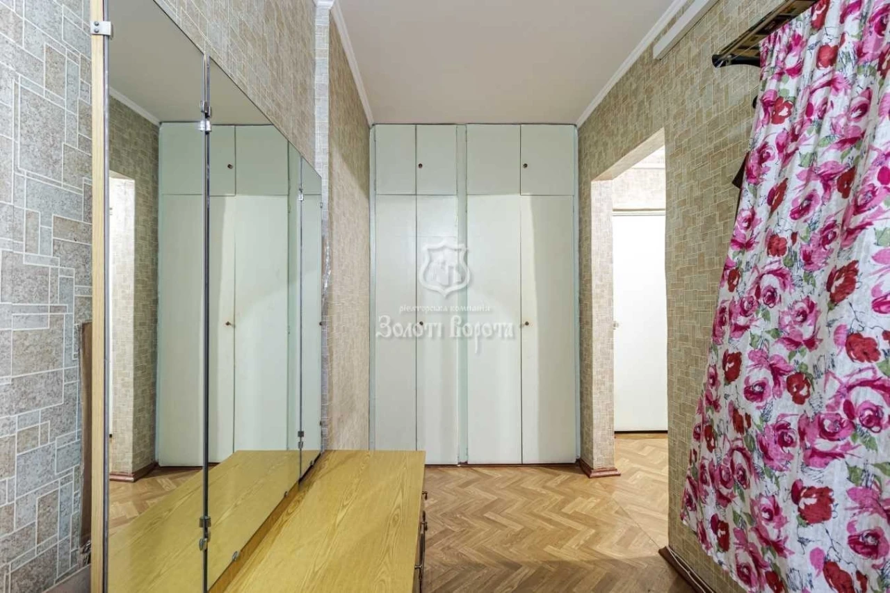 2-room apartment for sale, 53 m², Akademika Glushkova Ave.