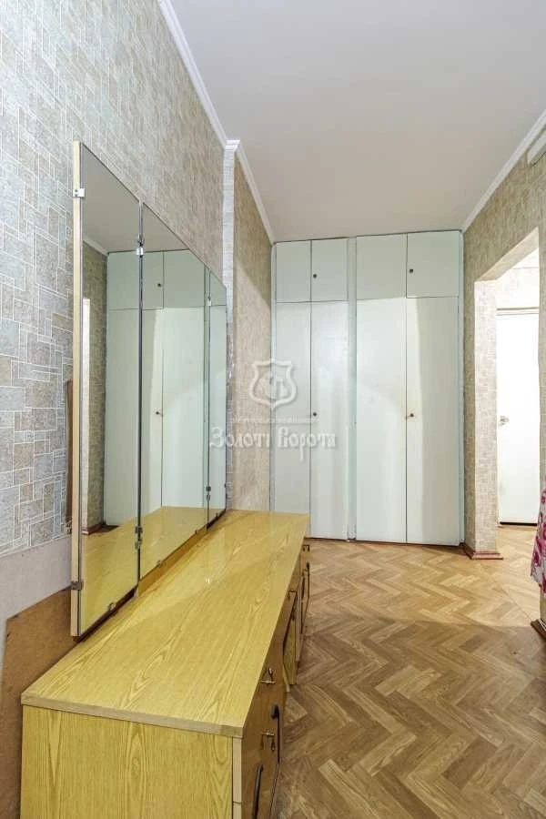 2-room apartment for sale, 53 m², Akademika Glushkova Ave.