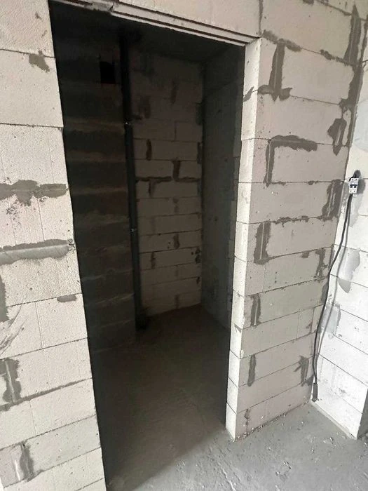 I will provide 1 room for rent in Solomyansky district with documents