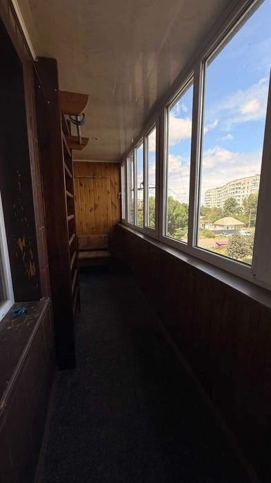 Двокімнатна з автономним опаленням в районі площі  700-річчя