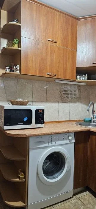 I will sell 2 pcs. apartment in the center, ul. Zhabotinsky, 3rd floor five-year