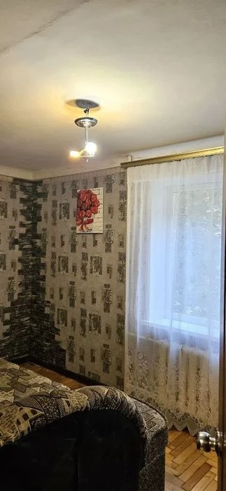 I will sell 2 pcs. apartment in the center, ul. Zhabotinsky, 3rd floor five-year
