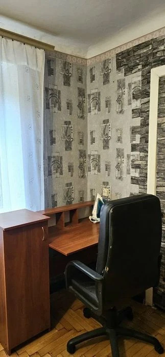 I will sell 2 pcs. apartment in the center, ul. Zhabotinsky, 3rd floor five-year