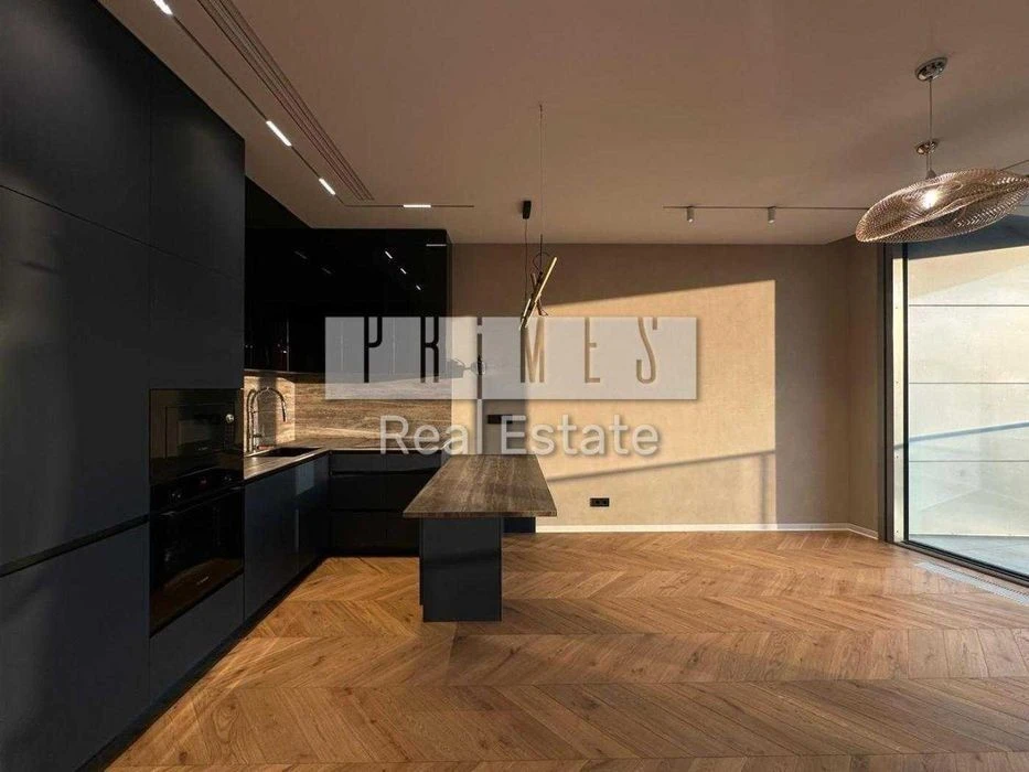 Designer 1-room apartment for sale, Taryan Towers residential complex, Patrisa