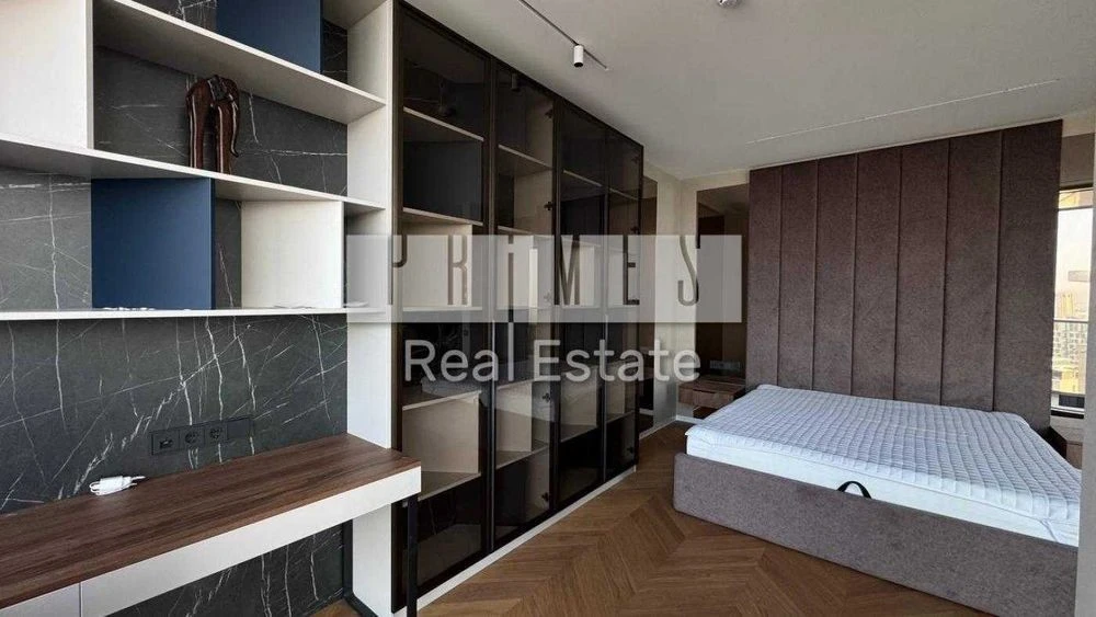 Designer 1-room apartment for sale, Taryan Towers residential complex, Patrisa