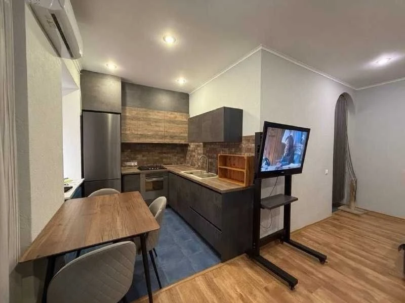 3-room apartment for sale 56m2 Pecherskyi Uzviz 15 / Center Pechersk