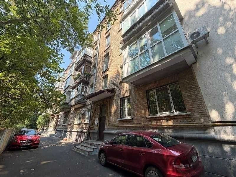 3-room apartment for sale 56m2 Pecherskyi Uzviz 15 / Center Pechersk