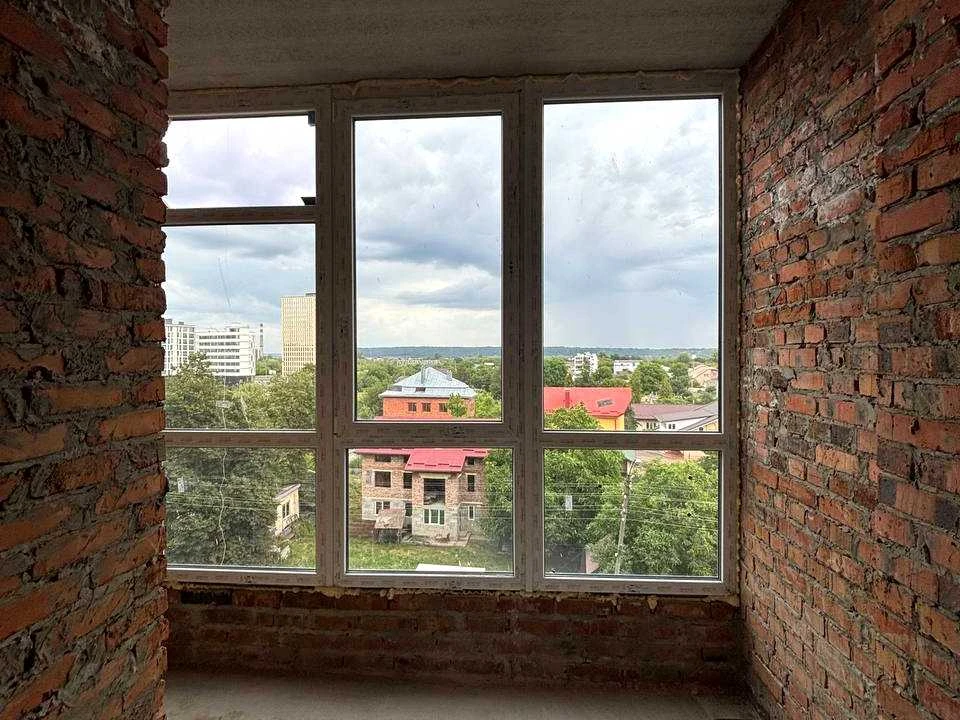 Apartment. Ivano-Frankivsk, Knyahynyn St., (Building 29)