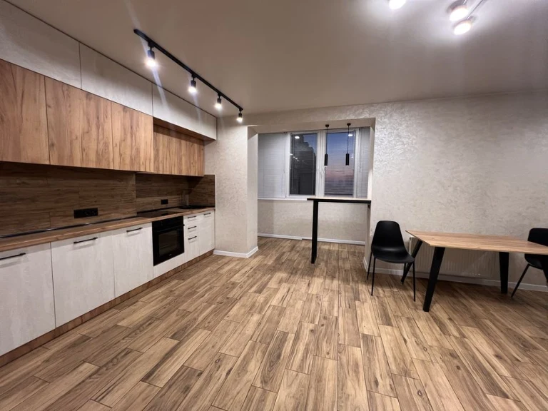 Продаж не перевершеноі  1 кмн кв  ЖК Графський
