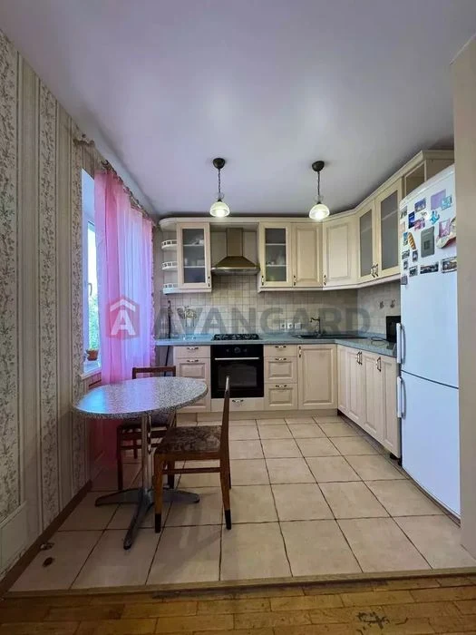 Продам 3-кімнатну квартиру
