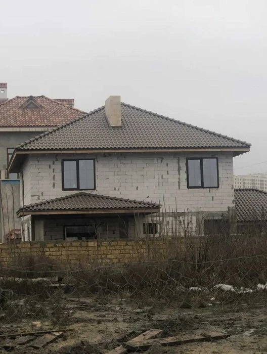 Sale of a house without repair with a total area of 240 m2. Kyiv region